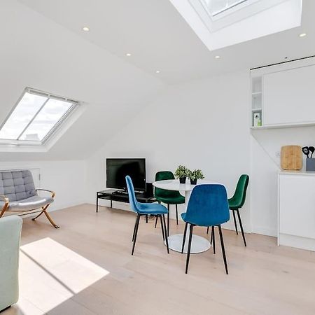 Modern 1 Bedroom Flat In Battersea 伦敦 外观 照片