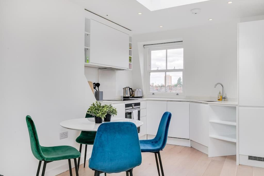 Modern 1 Bedroom Flat In Battersea 伦敦 外观 照片