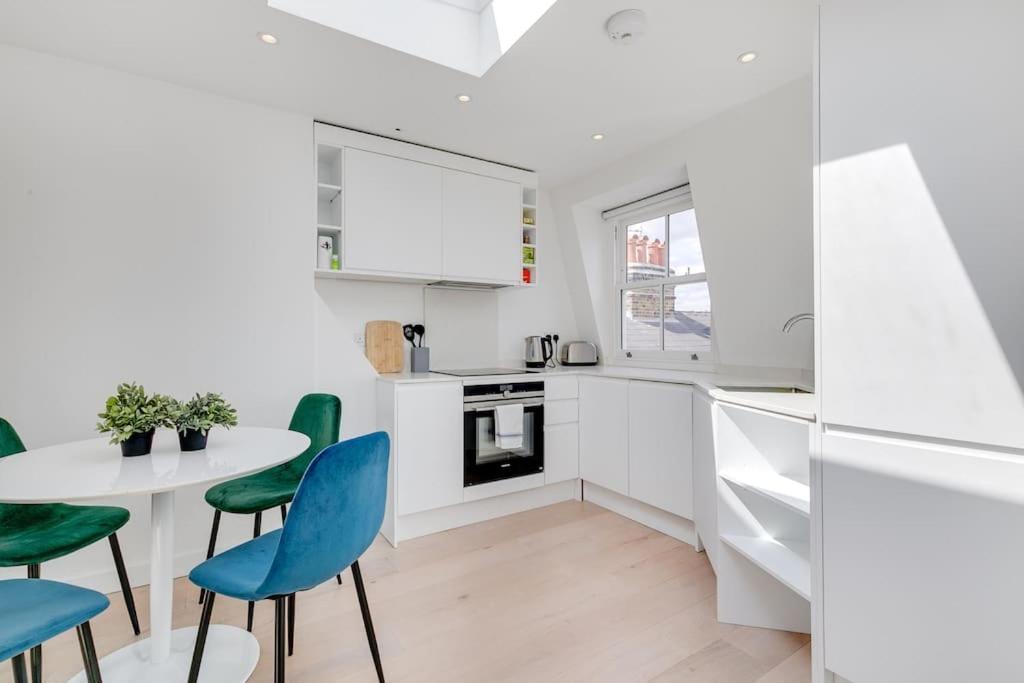 Modern 1 Bedroom Flat In Battersea 伦敦 外观 照片