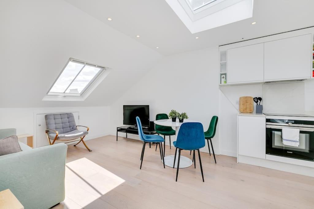 Modern 1 Bedroom Flat In Battersea 伦敦 外观 照片